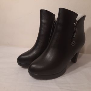 Womens petite high heel boots size 6